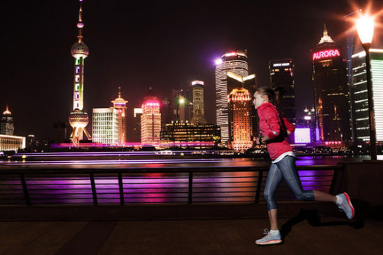 九游网址-城市夜光跑PK赛，灯火璀璨的运动盛宴的简单介绍