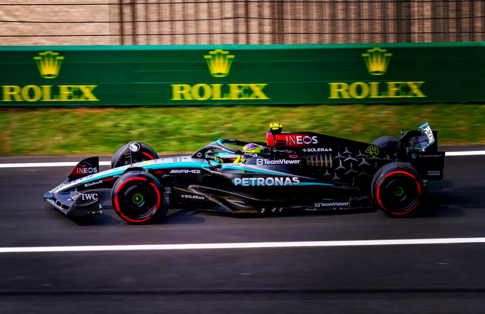 九游体育app-F1赛事中最激动人心的十个瞬间