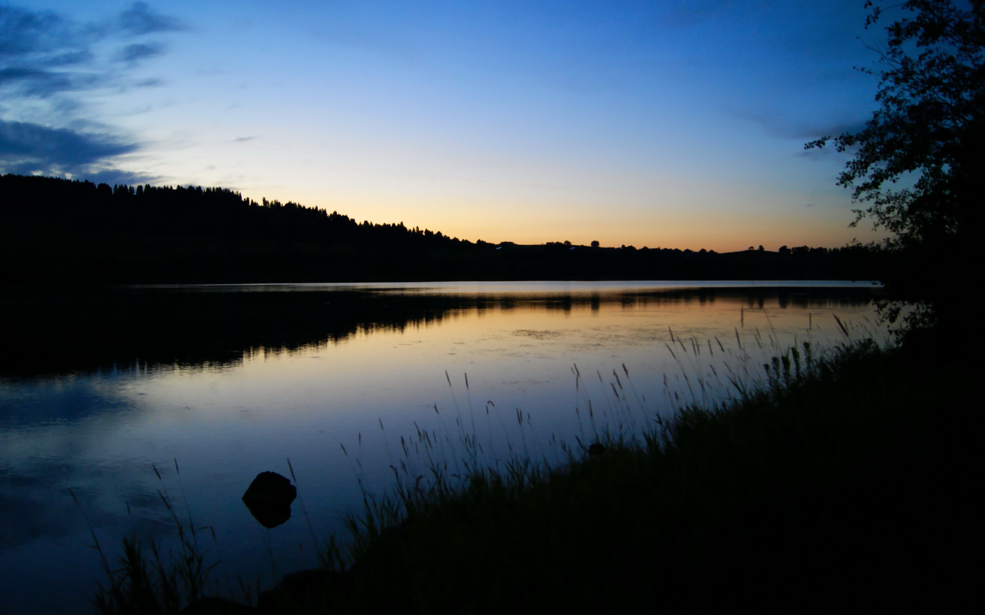 九游娱乐官网-拉恩：全黑队外线闪电，突破对方防线犹如风驰电掣，拉恩卡在哪